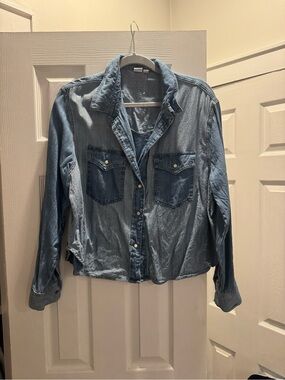 GAP Light Blue Denim Shirt Jacket